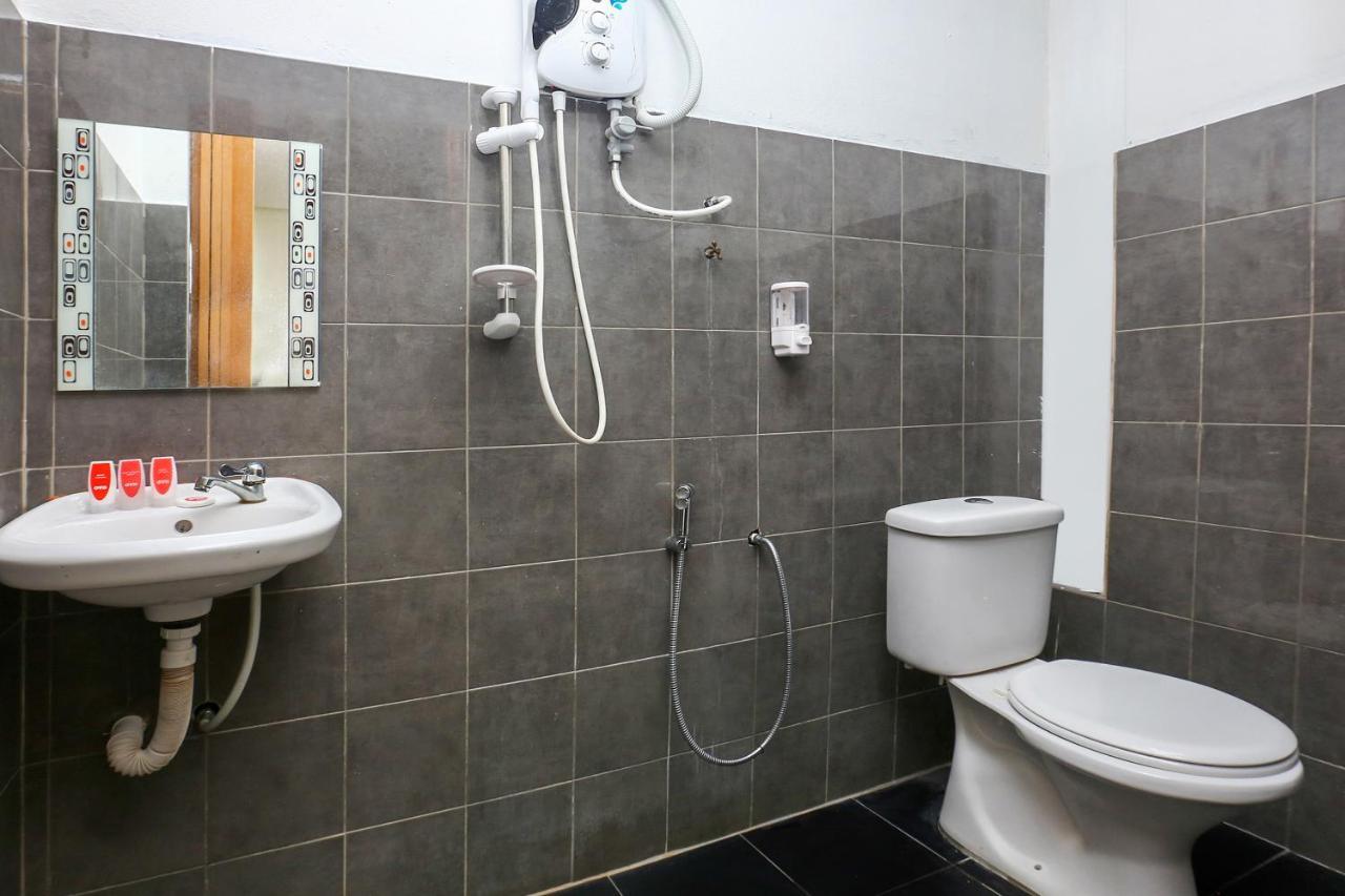 Oyo 717 Mr J Hotel Wakaf Che Yeh 2 Exterior photo