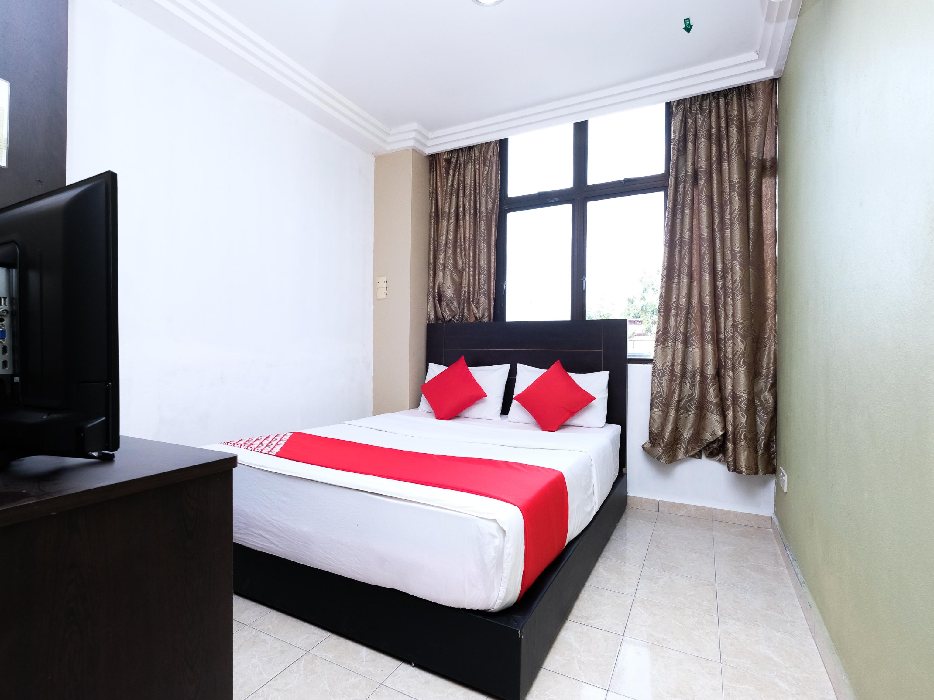 Oyo 717 Mr J Hotel Wakaf Che Yeh 2 Exterior photo