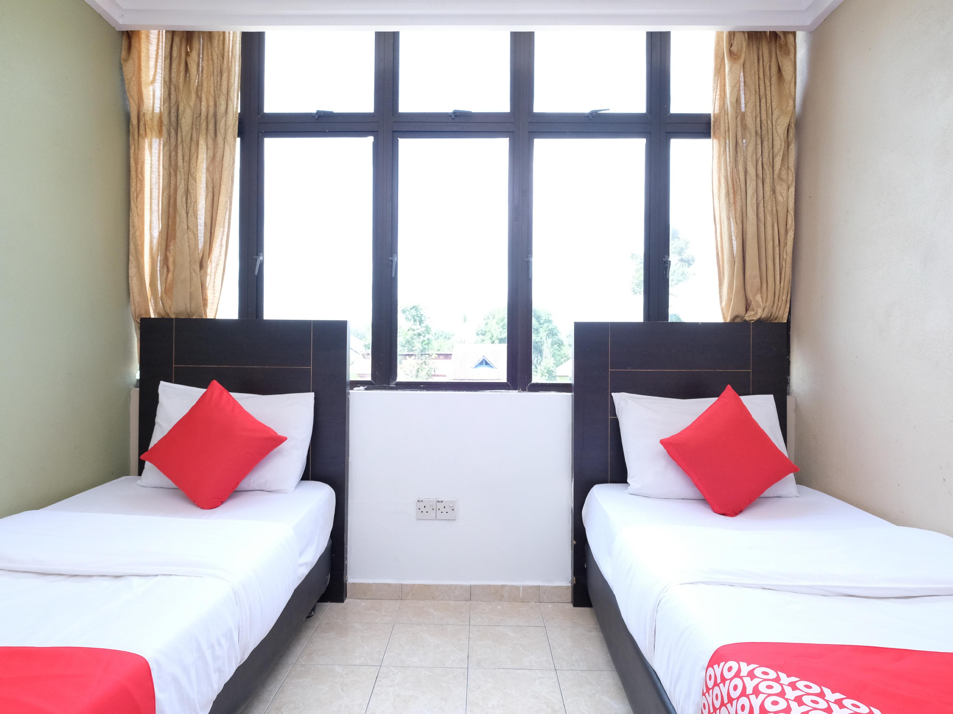 Oyo 717 Mr J Hotel Wakaf Che Yeh 2 Exterior photo