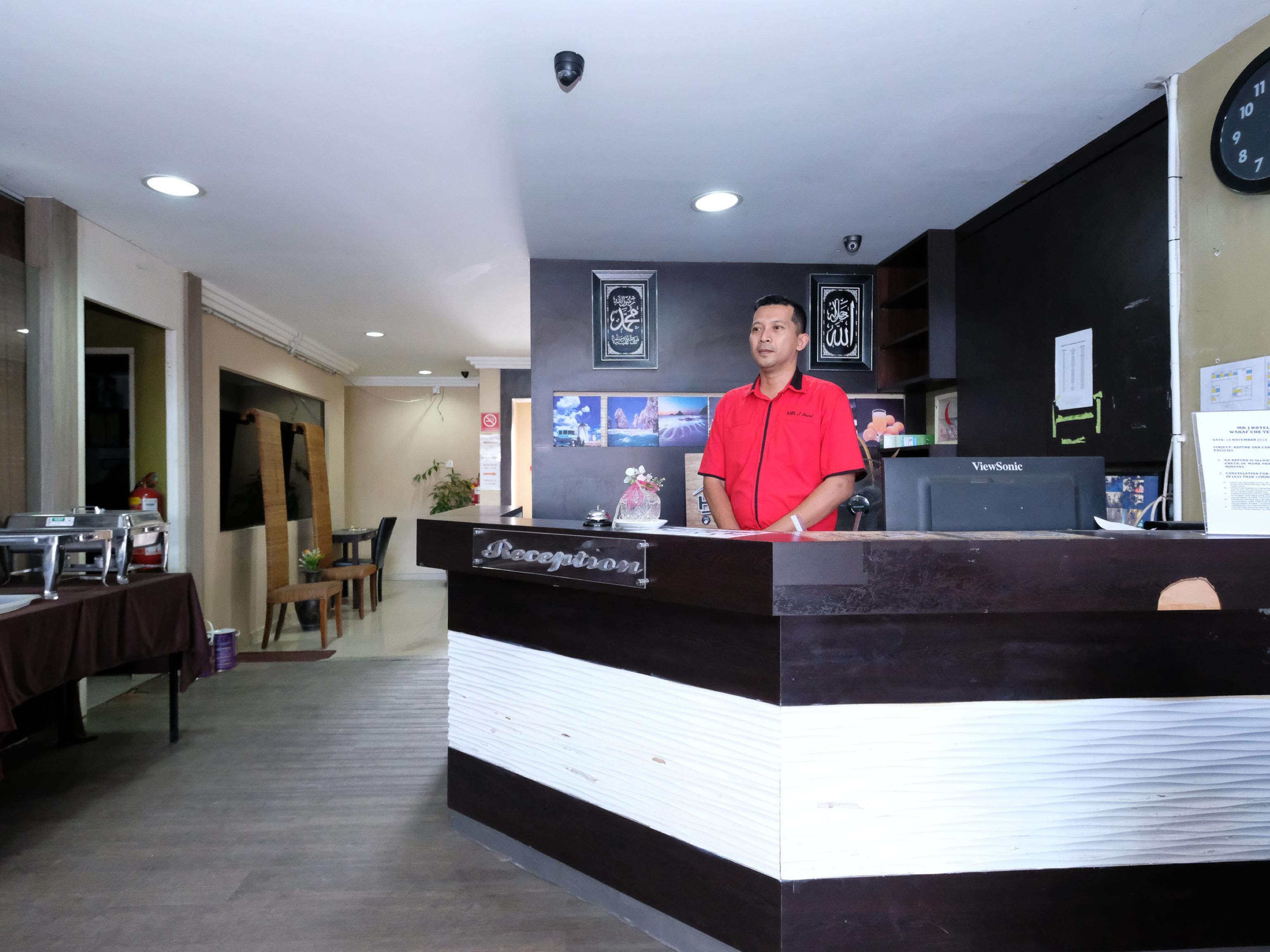Oyo 717 Mr J Hotel Wakaf Che Yeh 2 Exterior photo